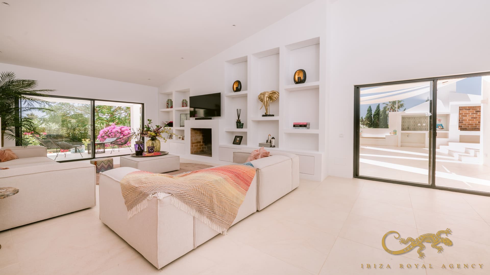Villa en Jesus, Ibiza, España 5 dormitorios, 450 m2 No. 130012