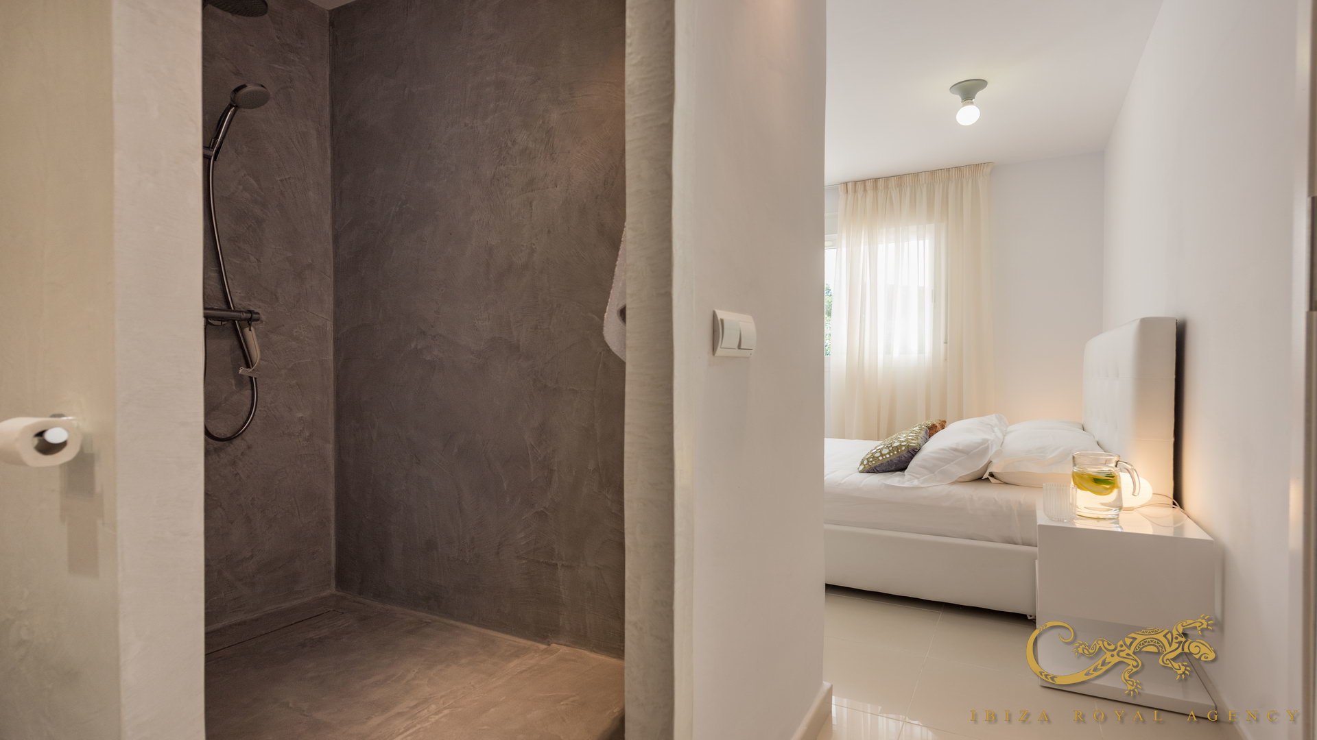 Villa in Cala Vadella, Ibiza, Spain 6 bedrooms, 461 sq.m. No. 130013