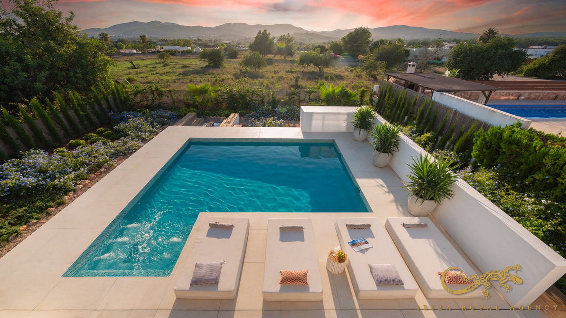 Villa à Jesus, Ibiza, Espagne 5 chambres, 370 m2 No. 130017