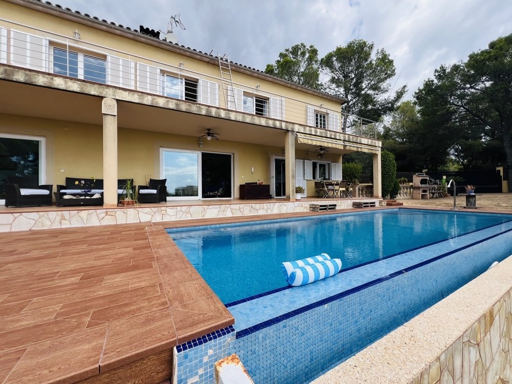 Villa in Palmanova, Mallorca, Spain 6 bedrooms, 282 sq.m. No. 129961