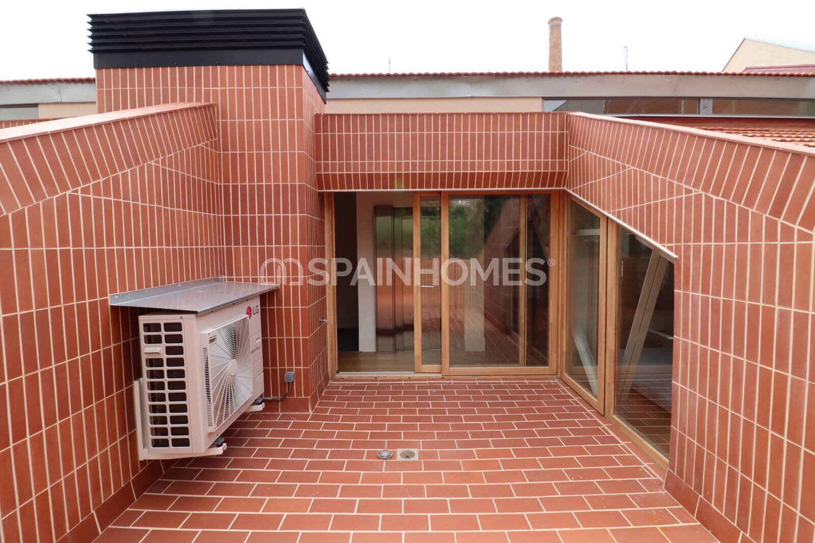 Villa in Barcelona, Spain 2 bedrooms, 76 sq.m. No. 131158
