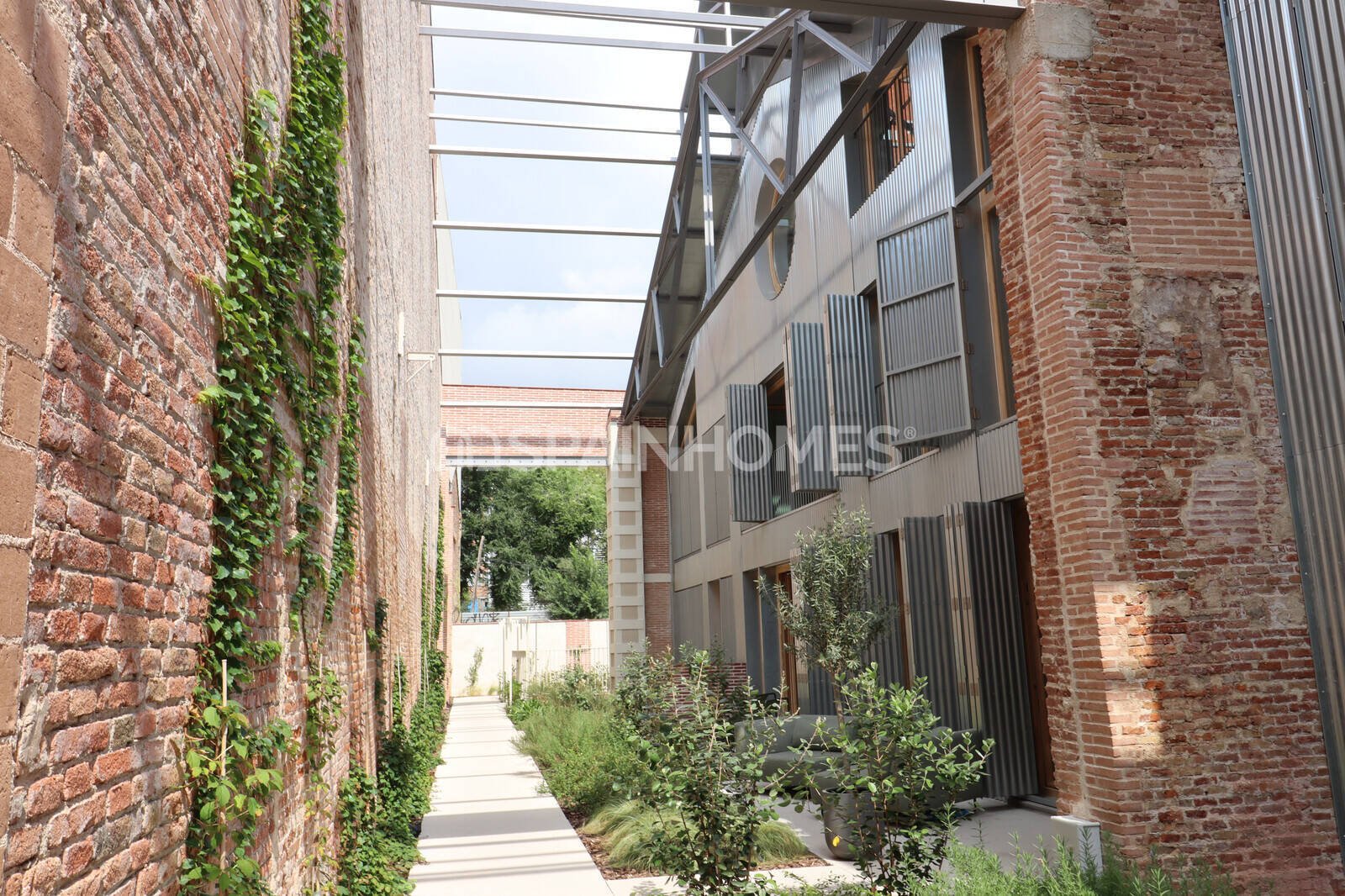 Villa in Barcelona, Spain 2 bedrooms, 76 sq.m. No. 131158
