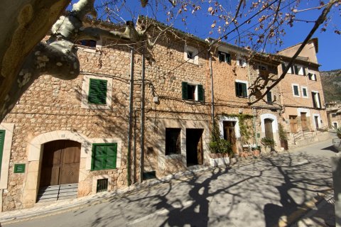 Townhouse in Fornalutx, Mallorca, Spain 4 bedrooms, 265 sq.m. No. 128079