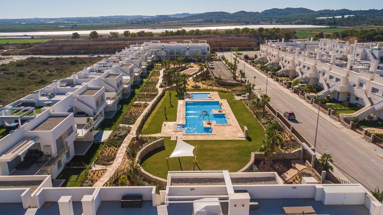 Bungalow in Alicante, Spain 2 bedrooms, 82 sq.m. No. 129049