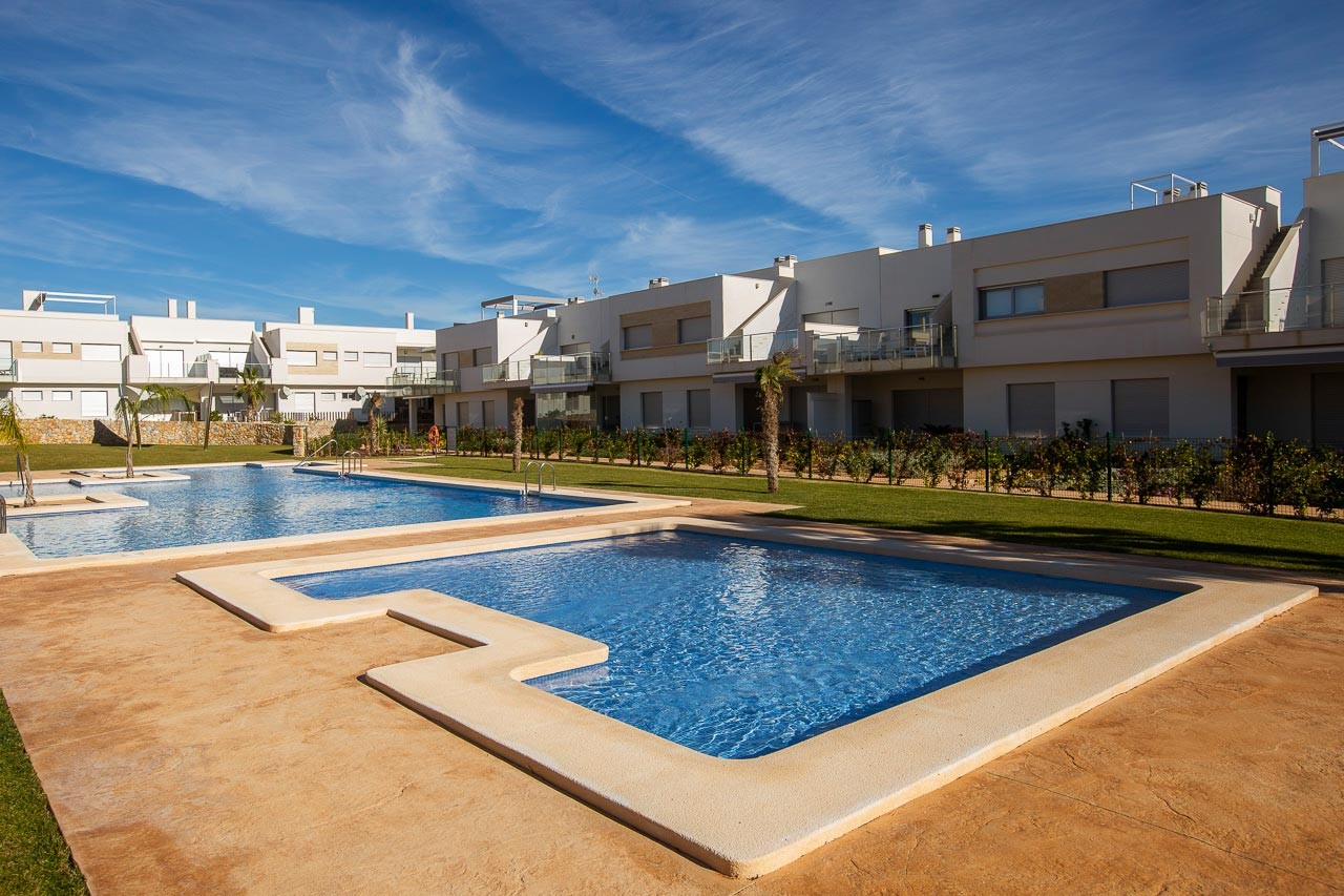 Bungalow in Alicante, Spain 2 bedrooms, 82 sq.m. No. 129049