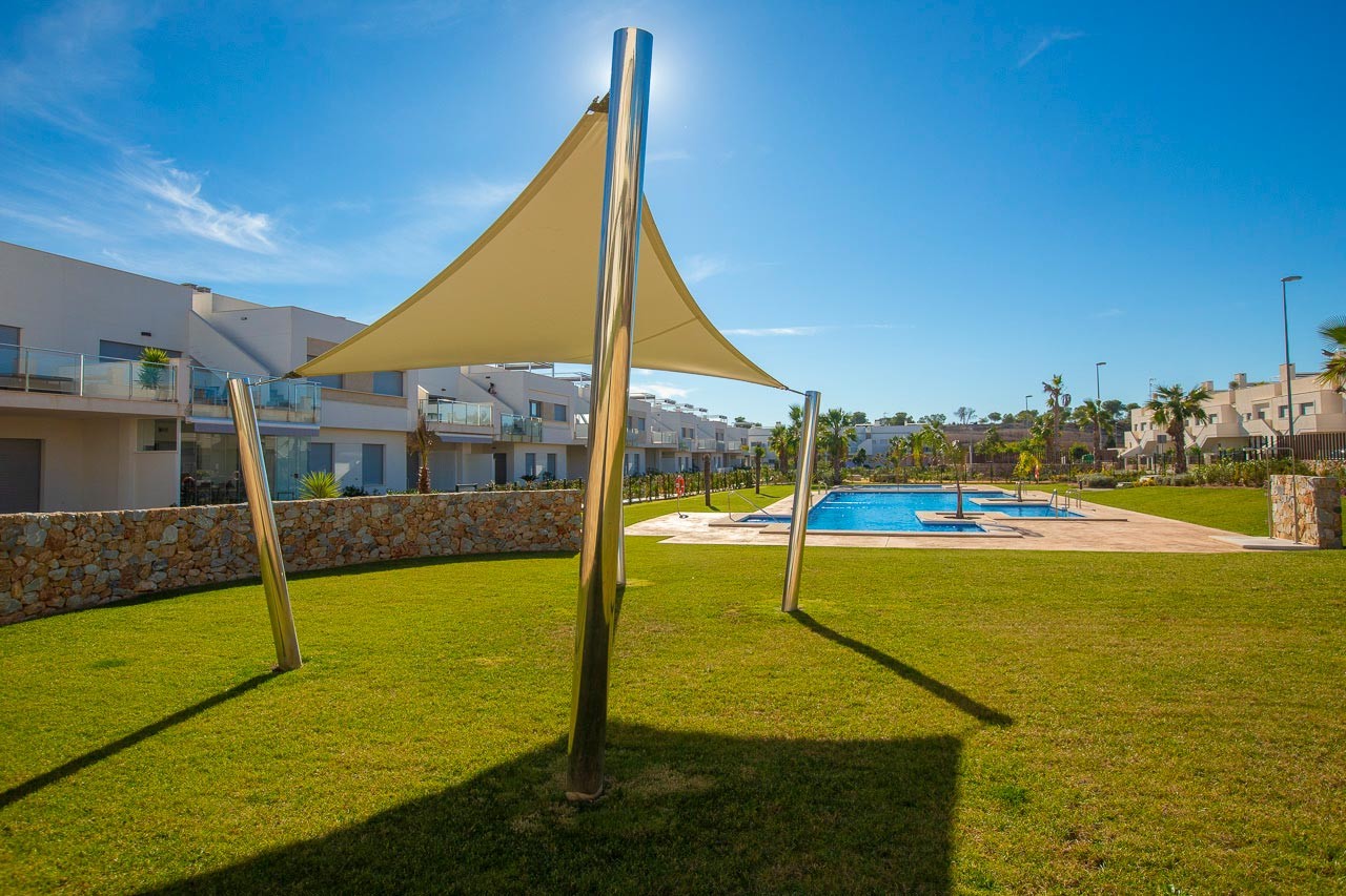 Bungalow in Alicante, Spain 2 bedrooms, 82 sq.m. No. 129049