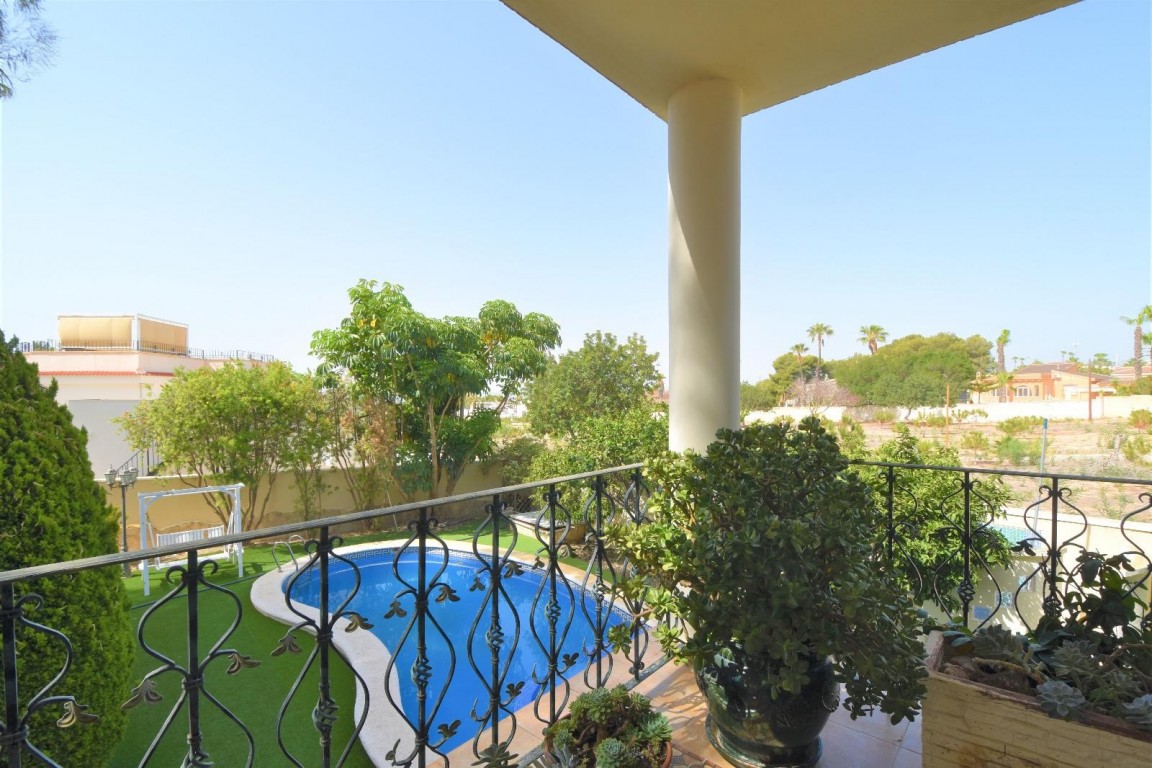 Villa à Ciudad Quesada, Alicante, Espagne 5 chambres, 360 m2 No. 125951
