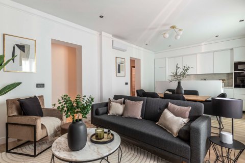 Apartment in Madrid, Spain 3 bedrooms, 173 sq.m. No. 122766