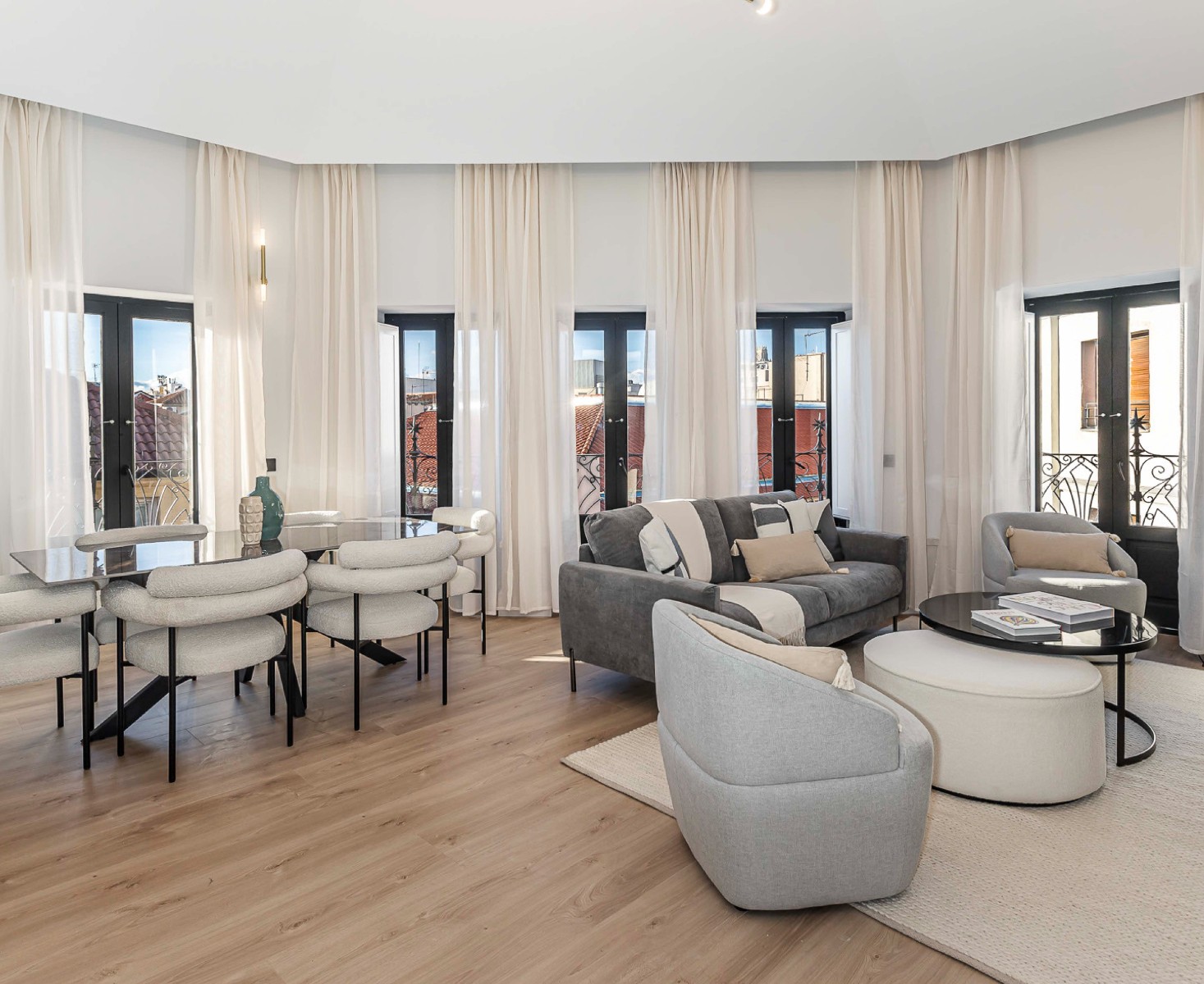 Apartamento en Madrid, España 2 dormitorios, 135 m2 No. 122767
