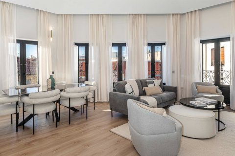 Apartment à Madrid, Espagne 2 chambres, 135 m2 No. 122767