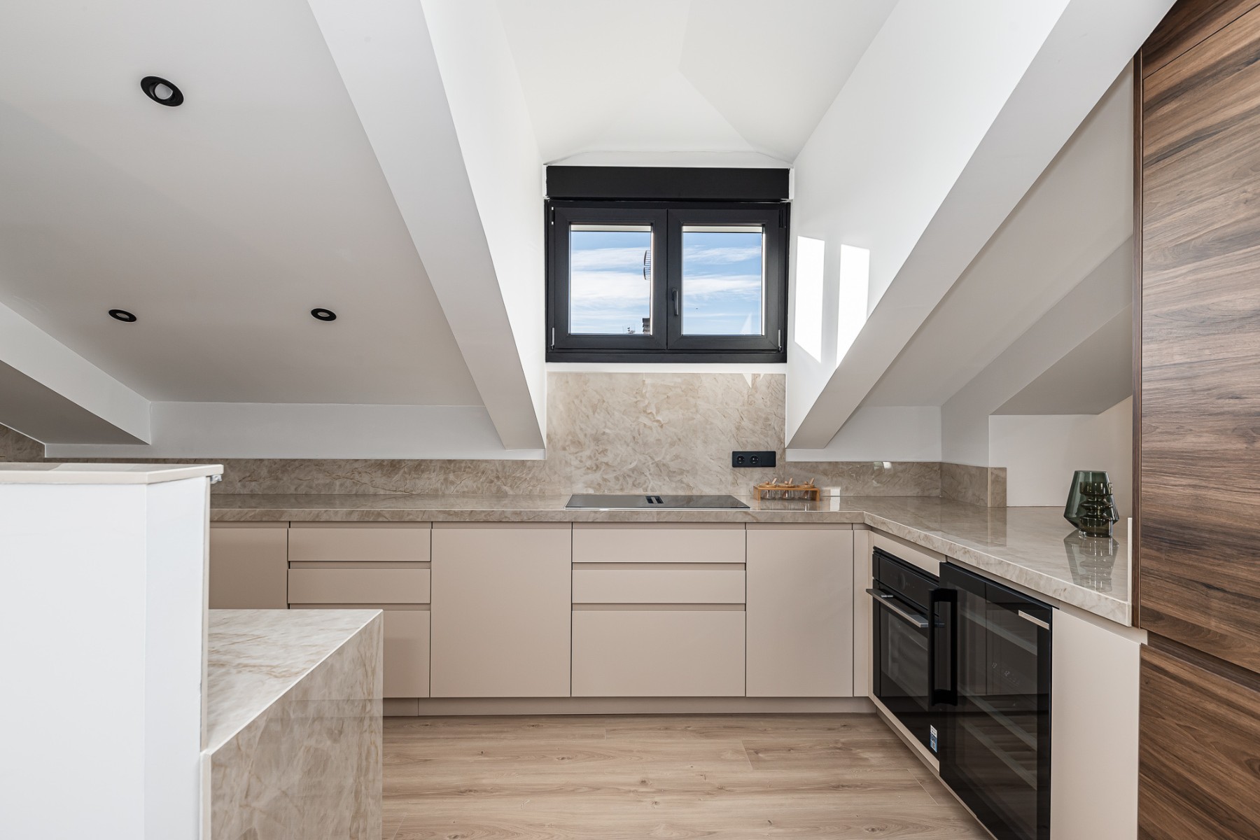 Apartamento en Madrid, España 2 dormitorios, 135 m2 No. 122767