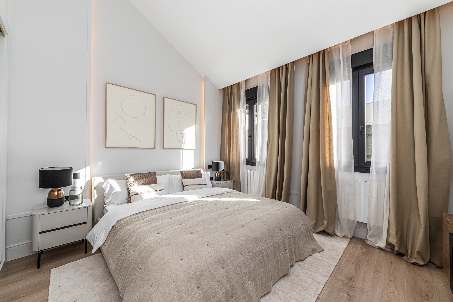 Apartamento en Madrid, España 2 dormitorios, 135 m2 No. 122767