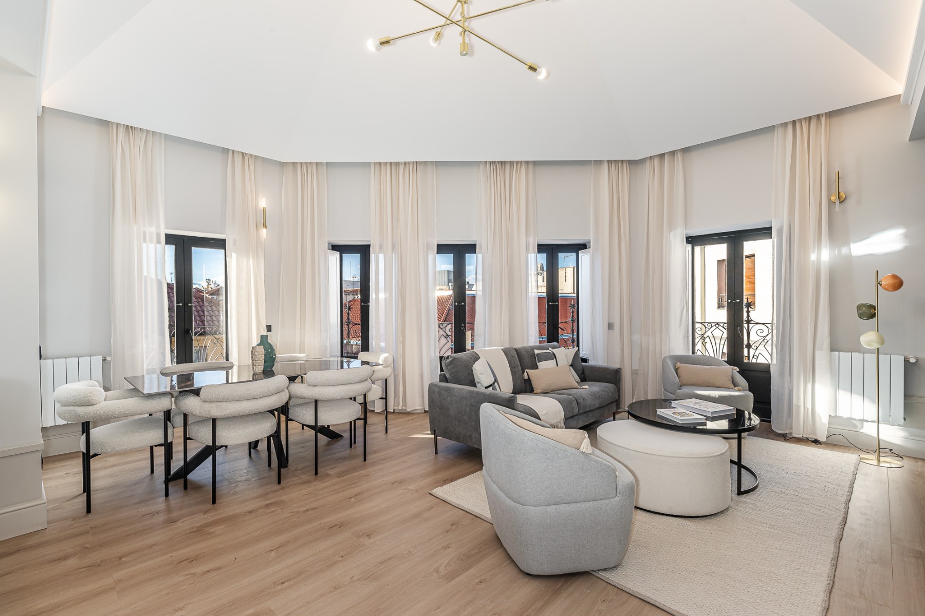 Apartamento en Madrid, España 2 dormitorios, 135 m2 No. 122767