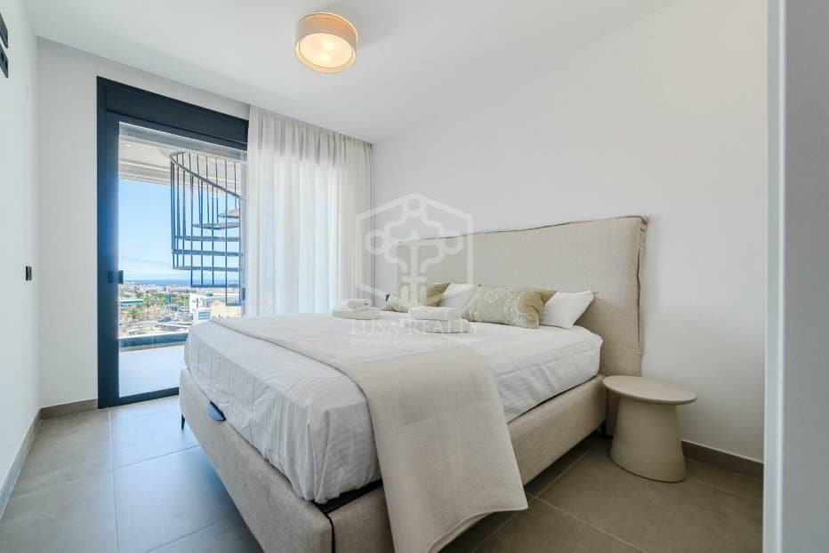 Huoneisto Adeje, Tenerife, Espanja 2 makuuhuonetta, 99 m2 No. 130903
