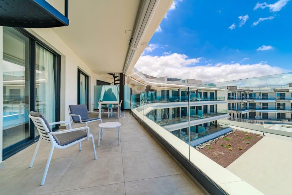 Huoneisto Adeje, Tenerife, Espanja 2 makuuhuonetta, 99 m2 No. 130903