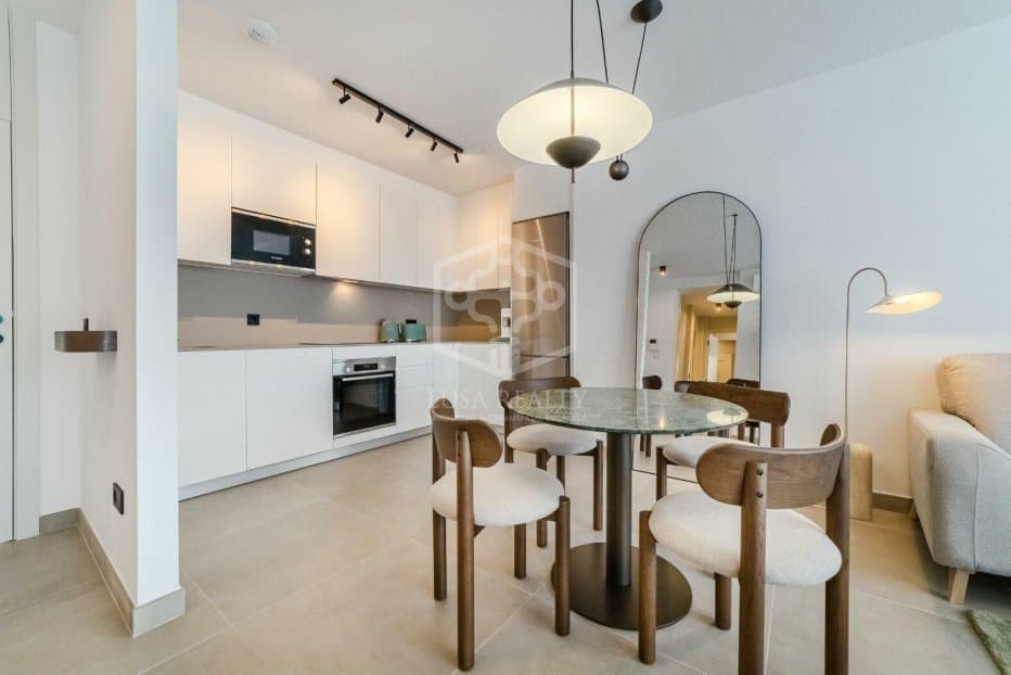 Huoneisto Adeje, Tenerife, Espanja 2 makuuhuonetta, 99 m2 No. 130903