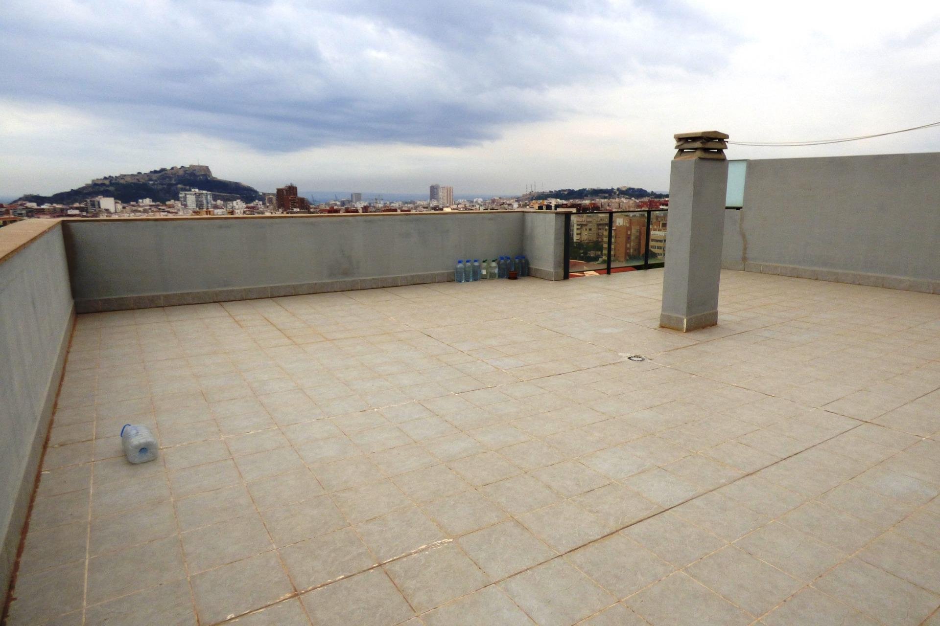 Penthouse in Alicante, Spain 4 bedrooms, 216 sq.m. No. 128830