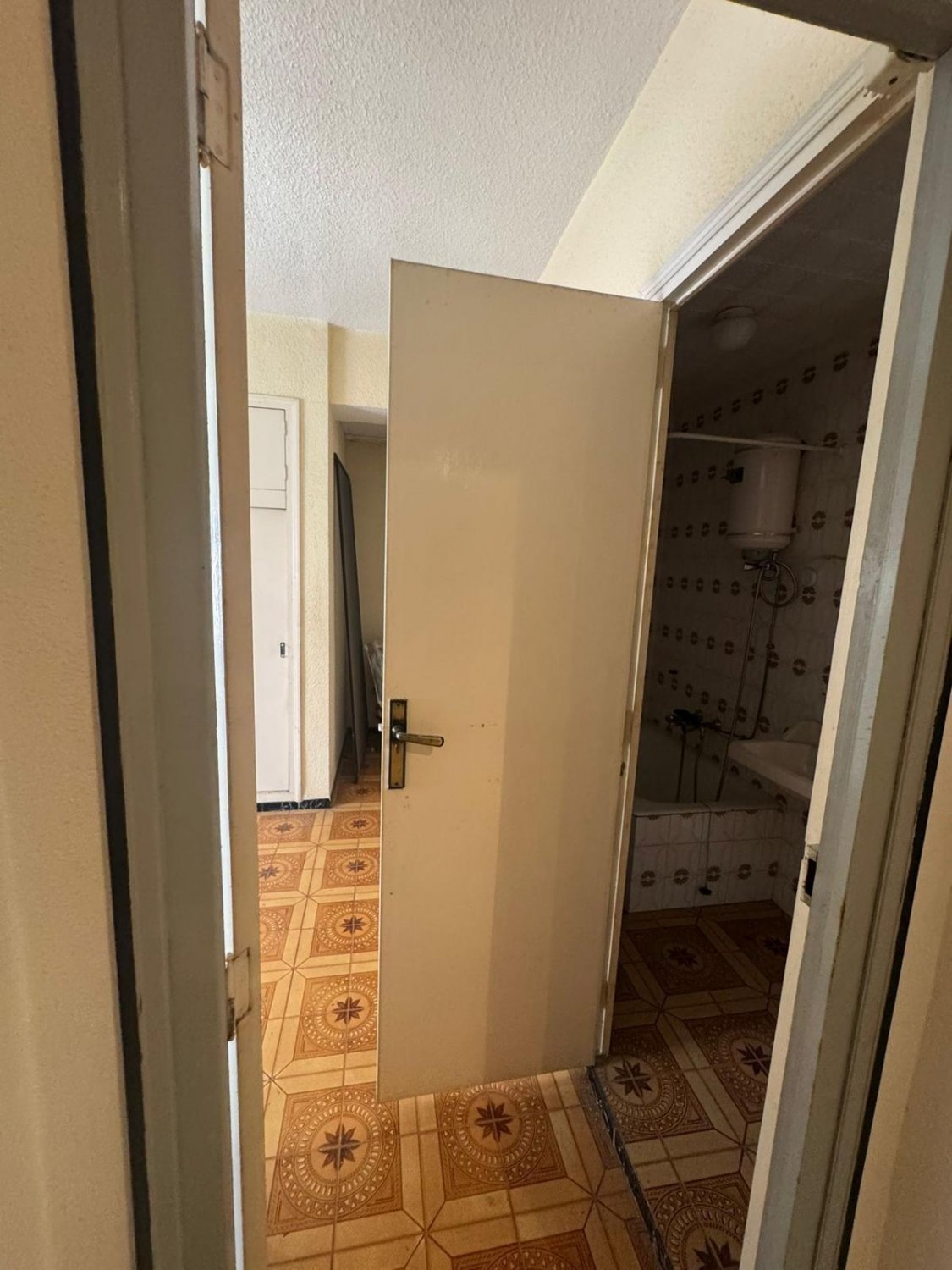 Apartment in Guardamar del Segura, Alicante, Spain 5 bedrooms, 140 sq.m. No. 131576