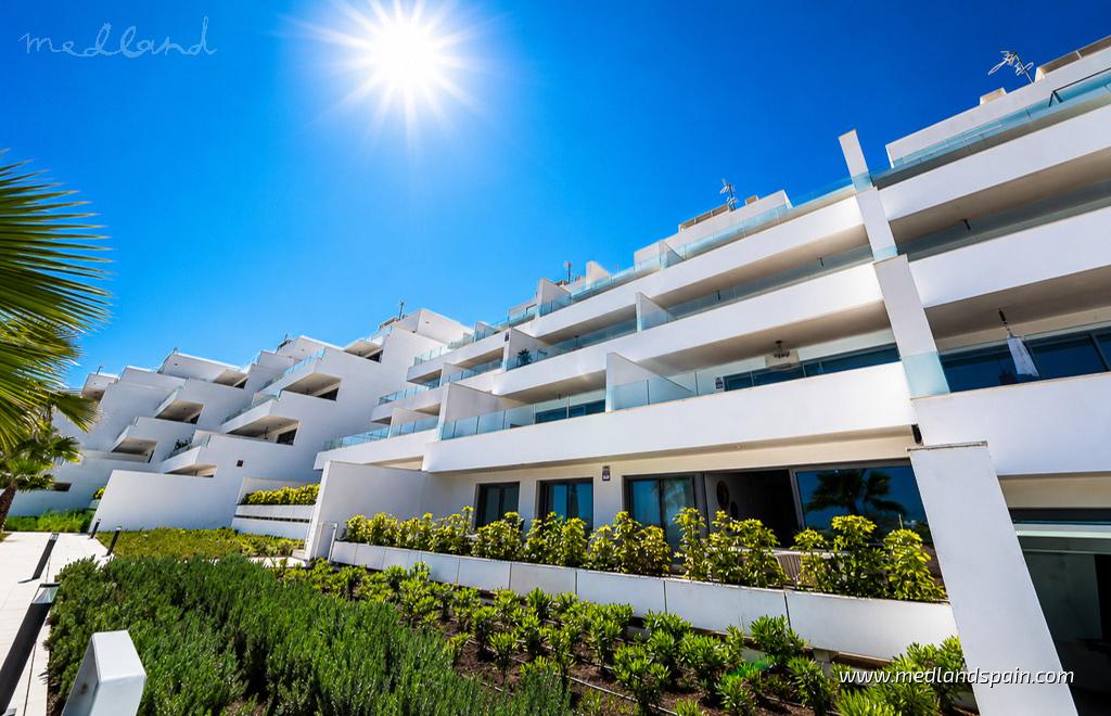 Apartment in Estepona, Malaga, Spain 2 bedrooms, 74 sq.m. No. 130191