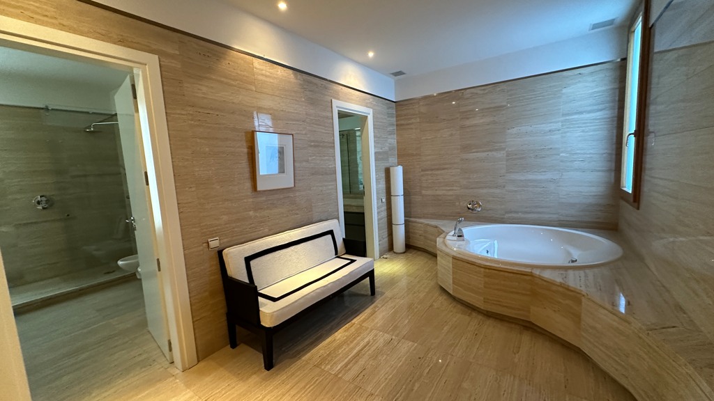 Villa in Pozuelo de Alarcon, Madrid, Spanien 7 Schlafzimmer, 1737 m2 Nr. 129791