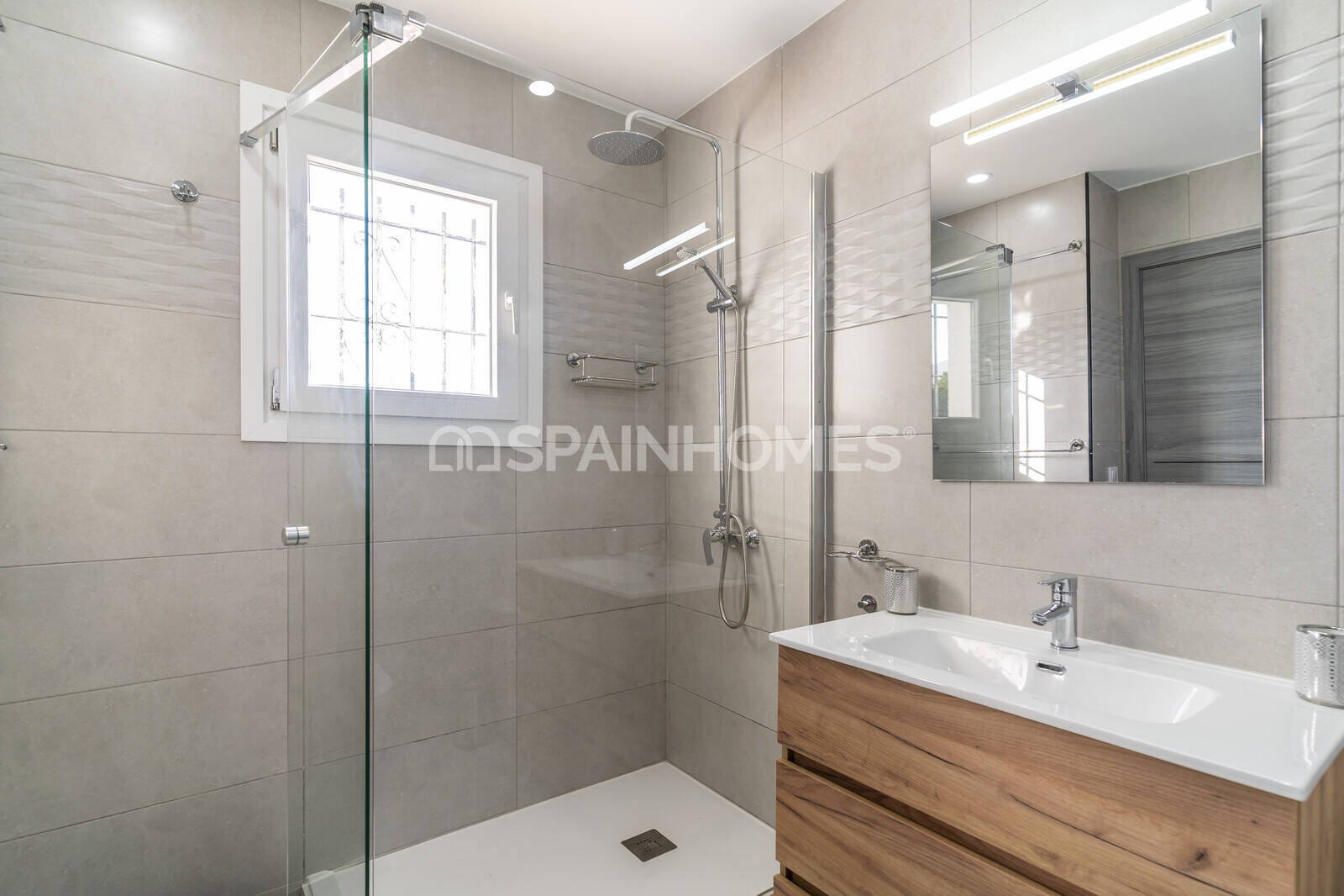 Villa i Benalmadena, Malaga, Spanien 7 sovrum, 350 kvm. Nr. 132874