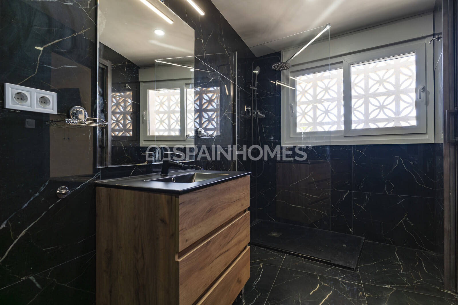 Villa i Benalmadena, Malaga, Spanien 7 sovrum, 350 kvm. Nr. 132874