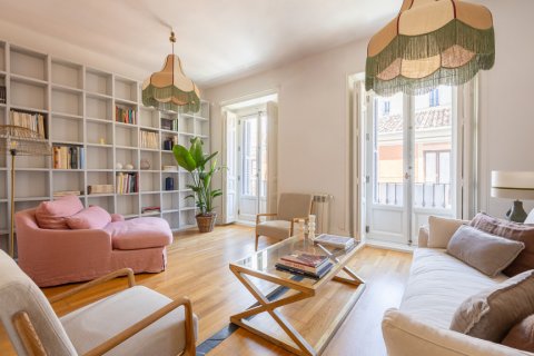 Apartment à Madrid, Espagne 3 chambres, 123 m2 No. 122090