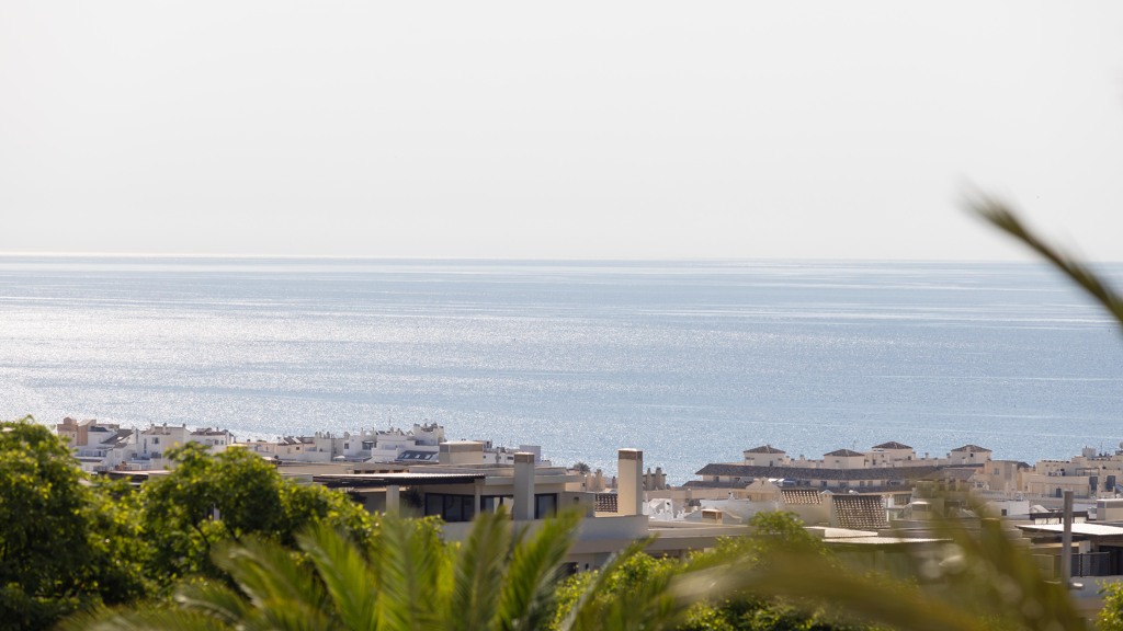 Villa in Estepona, Malaga, Spain 6 bedrooms, 264 sq.m. No. 124814