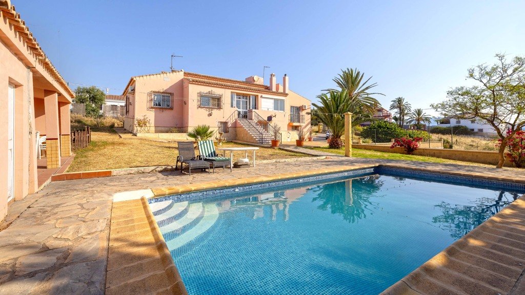 Villa in Estepona, Malaga, Spain 6 bedrooms, 264 sq.m. No. 124814