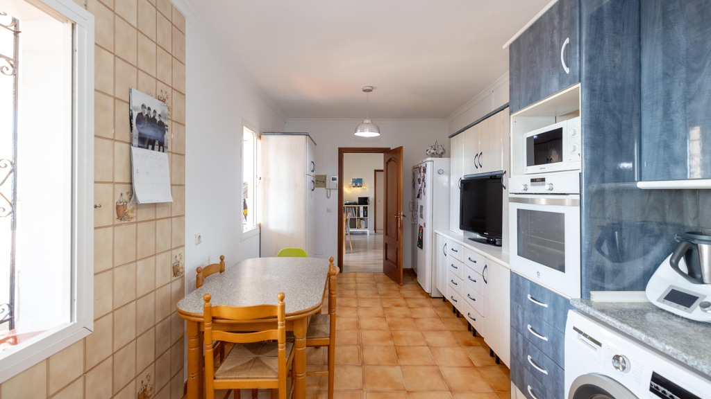Villa in Estepona, Malaga, Spain 6 bedrooms, 264 sq.m. No. 124814