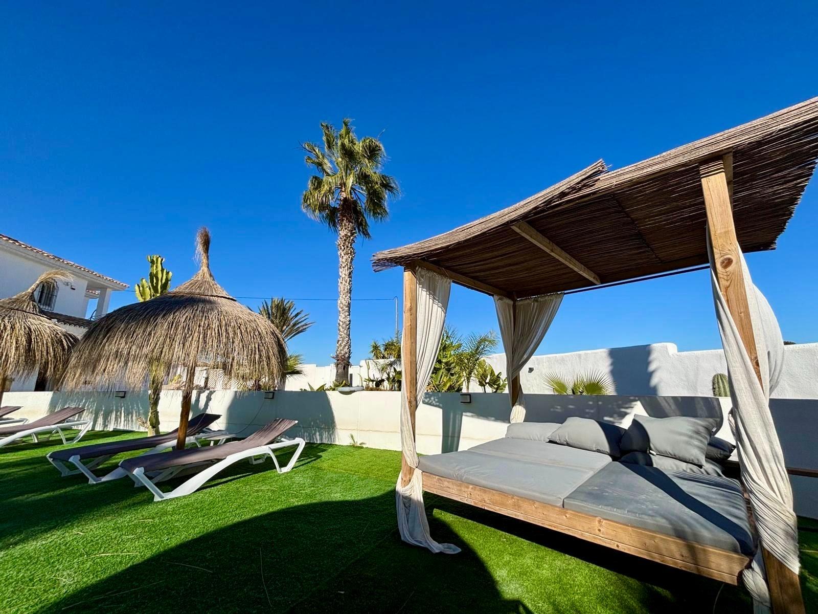 House à San Miguel de Salinas, Alicante, Espagne 4 chambres, 300 m2 No. 128697