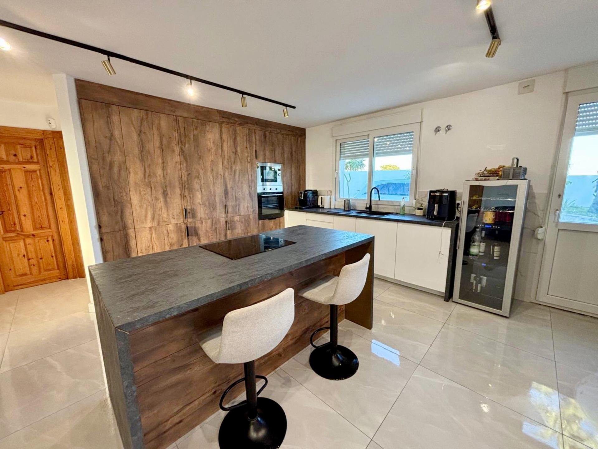 House à San Miguel de Salinas, Alicante, Espagne 4 chambres, 300 m2 No. 128697