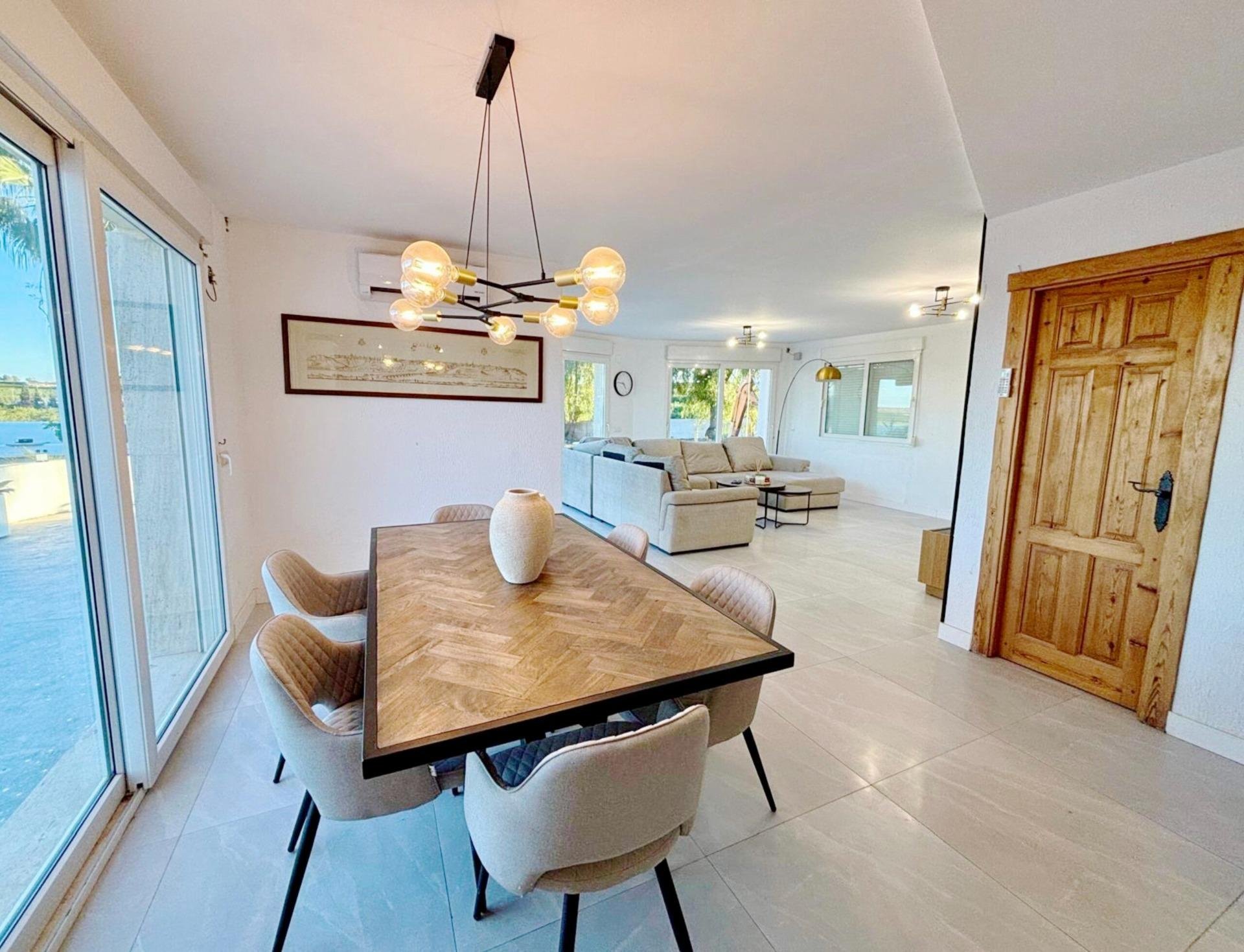 House à San Miguel de Salinas, Alicante, Espagne 4 chambres, 300 m2 No. 128697
