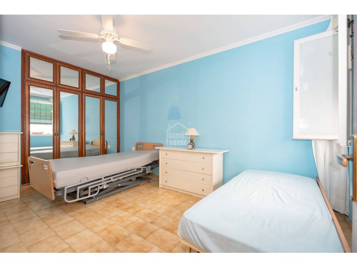 Huoneisto Es Castell, Menorca, Espanja 3 makuuhuonetta, 98 m2 No. 127958
