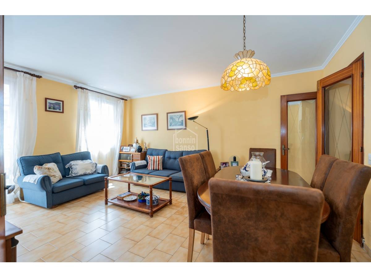 Huoneisto Es Castell, Menorca, Espanja 3 makuuhuonetta, 98 m2 No. 127958