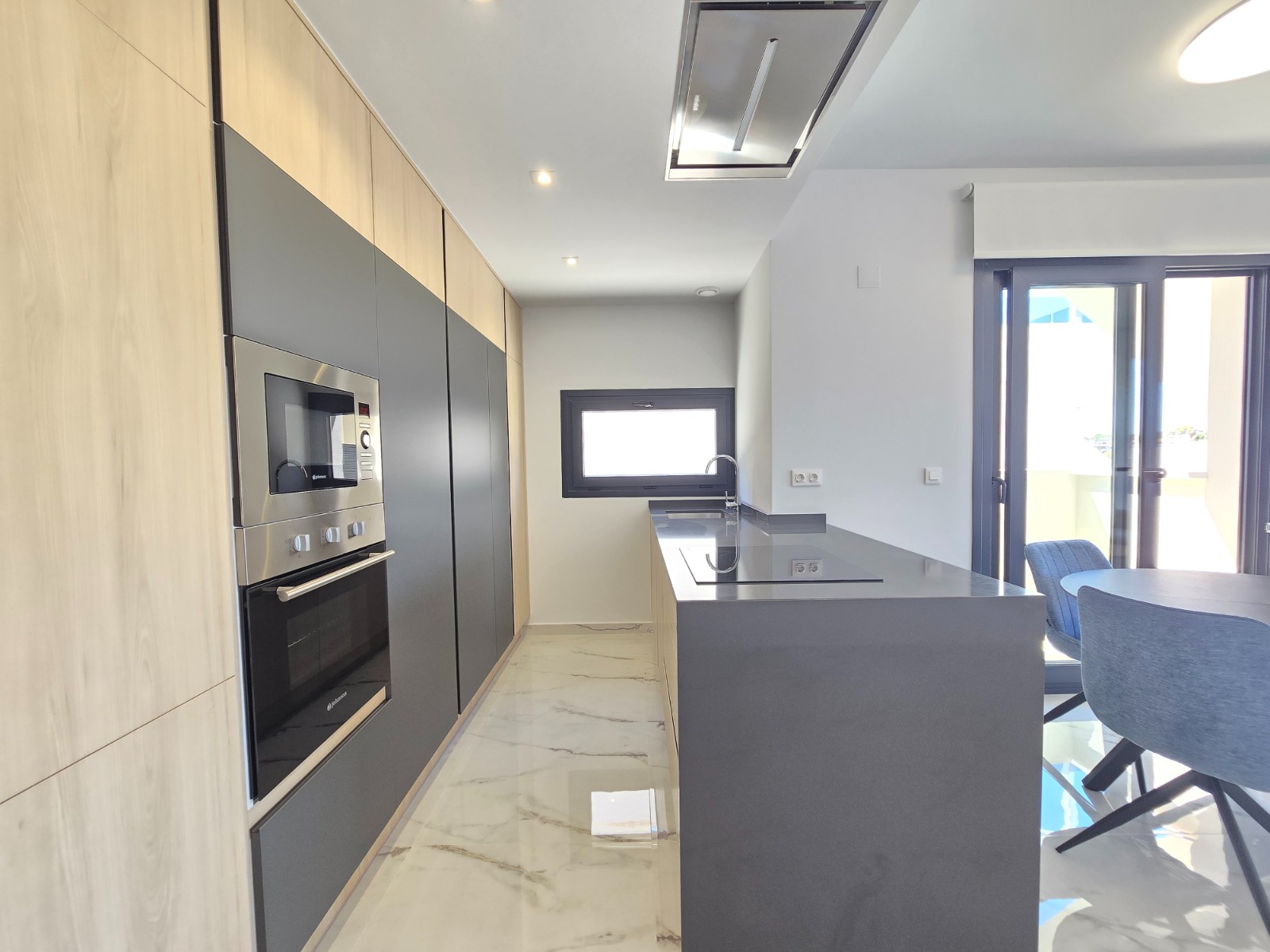 Apartment in Alicante, Spain 2 bedrooms, 75 sq.m. No. 131955