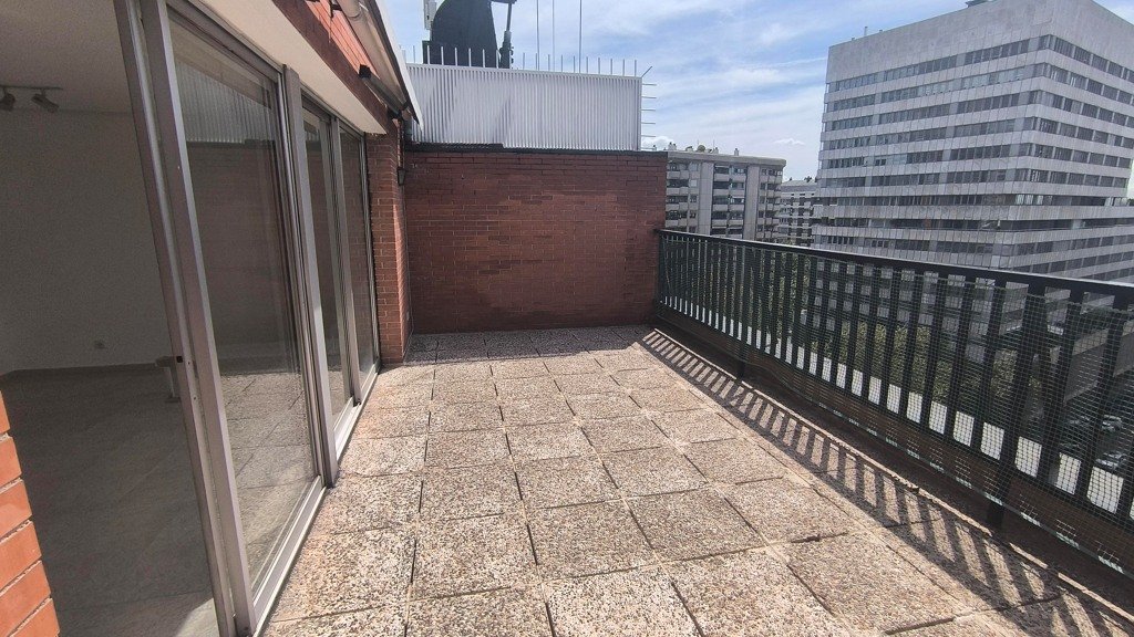 Ático en Madrid, España 2 dormitorios, 85 m2 No. 121726