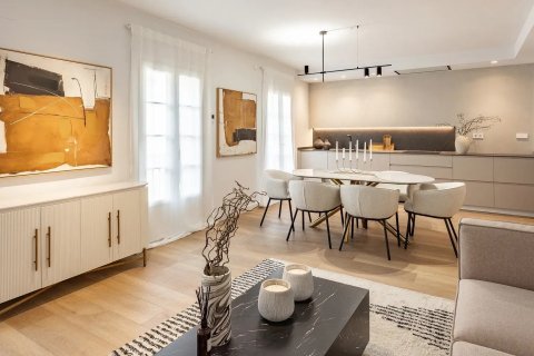 Apartamento en Barcelona, España 3 dormitorios,  No. 122651