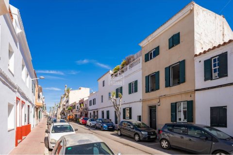 Kaupunkipientalo Es Castell, Menorca, Espanja 5 makuuhuonetta, 320 m2 No. 127946