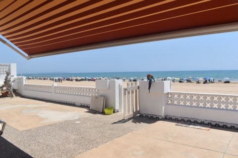 Villa in Guardamar del Segura, Alicante, Spain 6 bedrooms, 199 sq.m. No. 125979