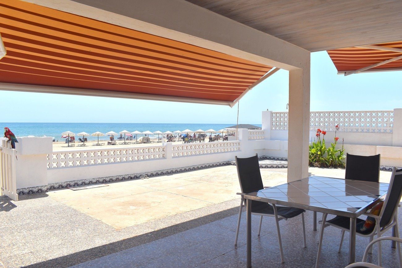 Villa i Guardamar del Segura, Alicante, Spanien 6 sovrum, 199 kvm. Nr. 125979