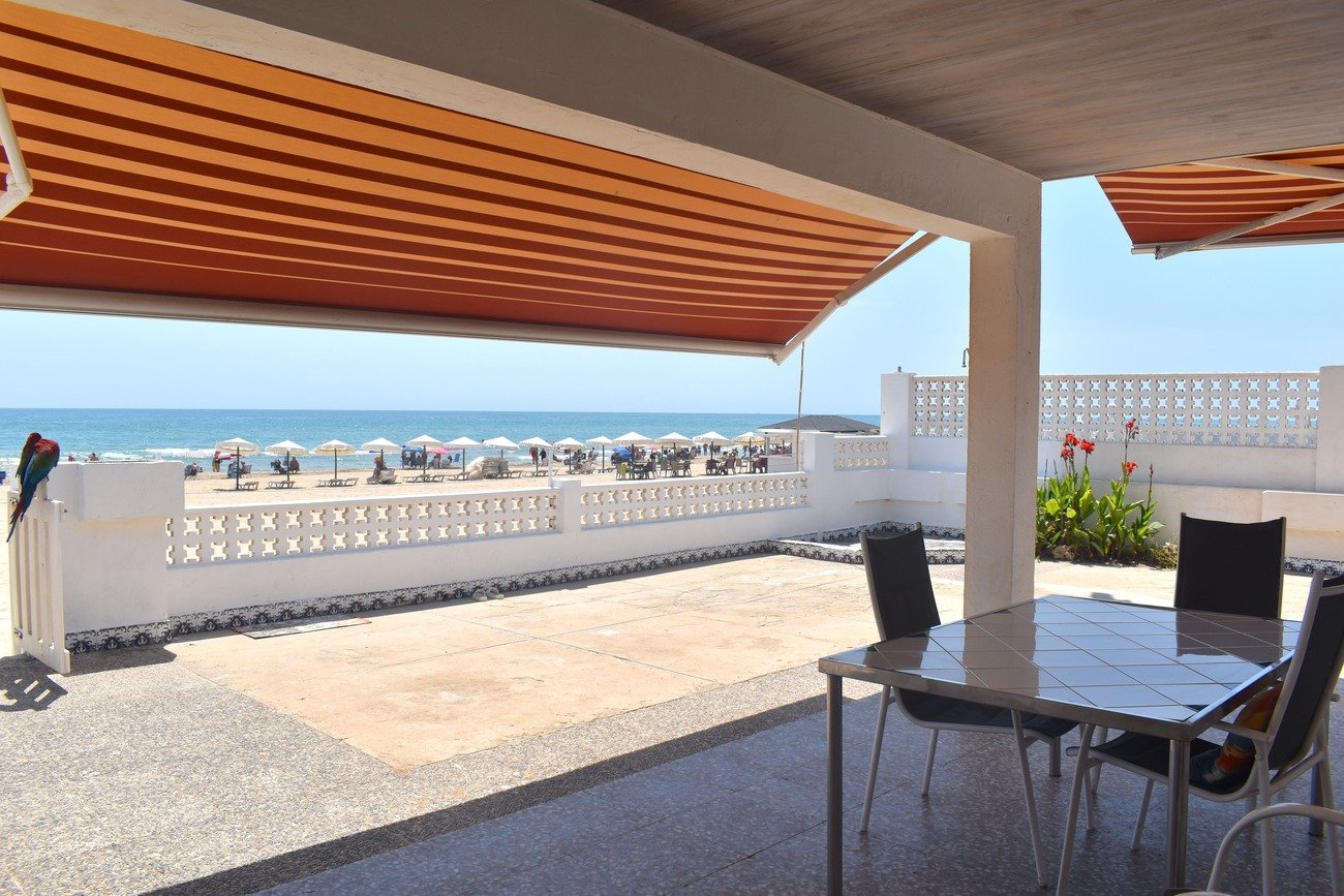 Villa i Guardamar del Segura, Alicante, Spanien 6 sovrum, 199 kvm. Nr. 125979