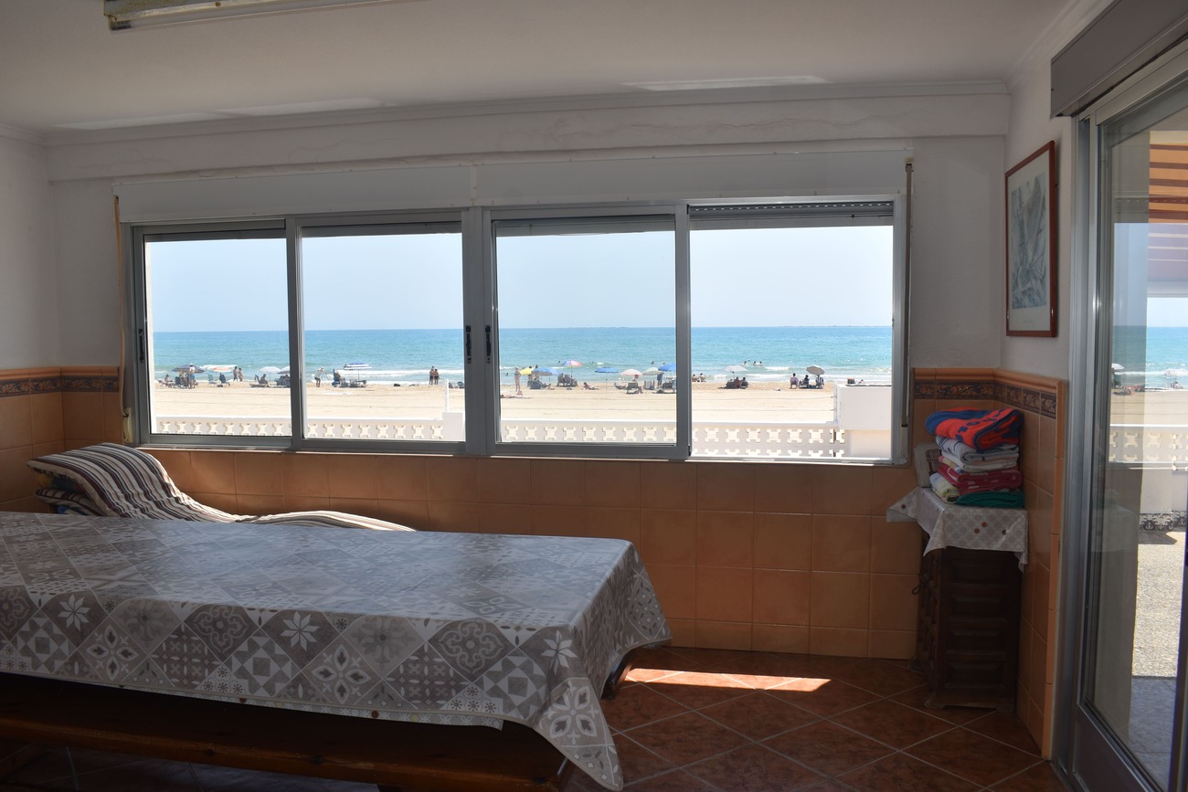 Villa i Guardamar del Segura, Alicante, Spanien 6 sovrum, 199 kvm. Nr. 125979
