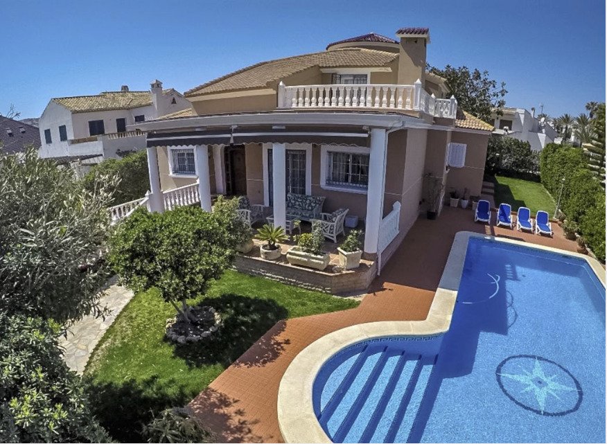 Villa in La Mata, Alicante, Spain 6 bedrooms, 440 sq.m. No. 125978