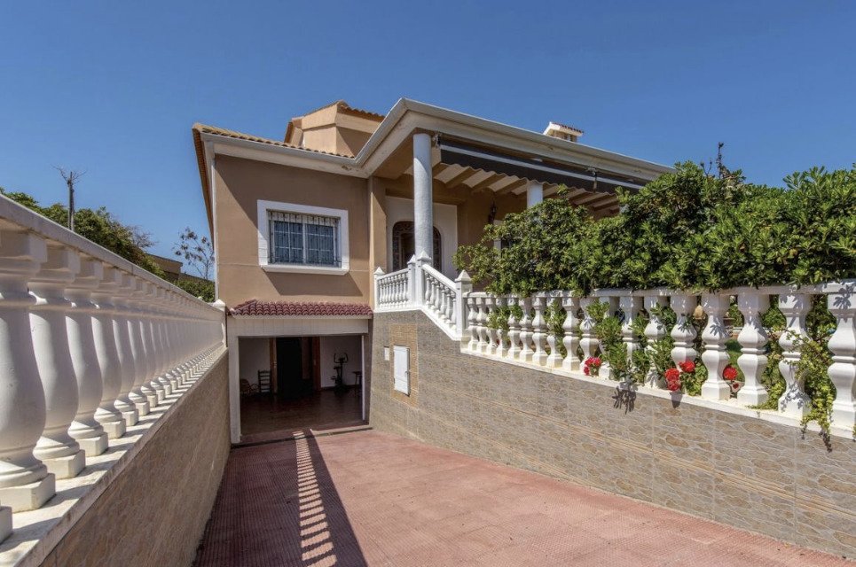 Villa in La Mata, Alicante, Spain 6 bedrooms, 440 sq.m. No. 125978