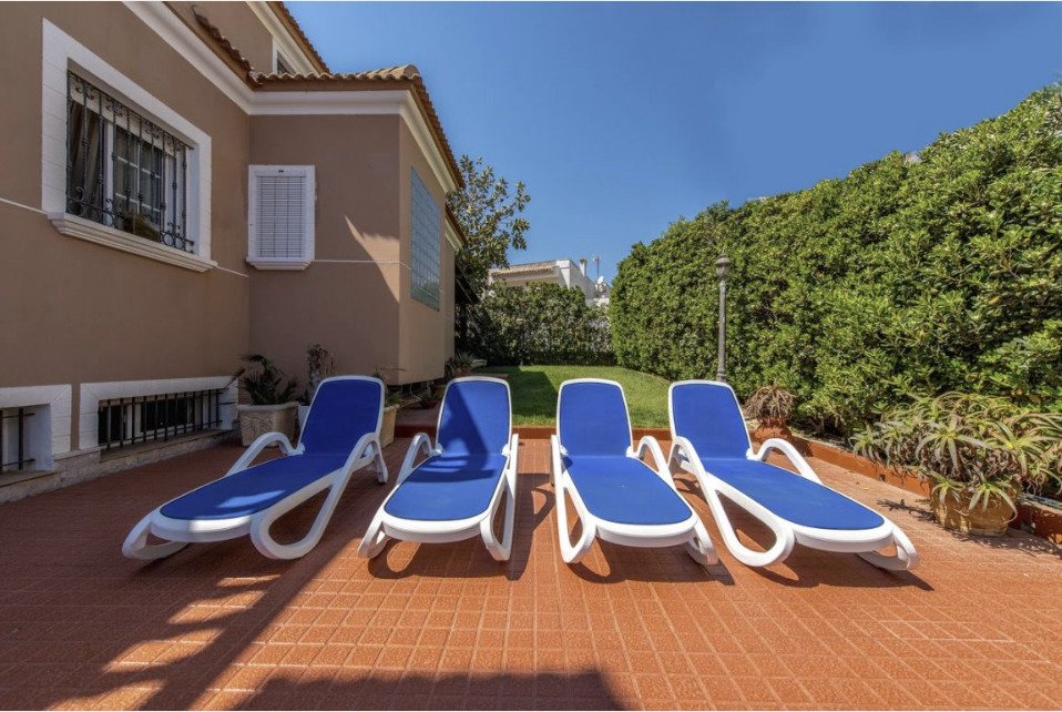 Villa in La Mata, Alicante, Spain 6 bedrooms, 440 sq.m. No. 125978