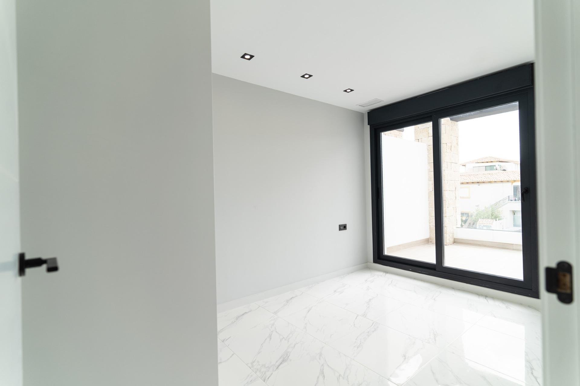 Villa Punta Prima, Alicante, Spānijā 4 istabas, 121 m2 Nr. 128517