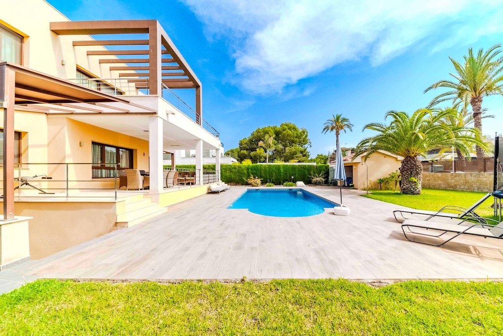 Villa a Cabo Roig, Alicante, Spagna 5 camere da letto, 477 mq. N° 128304