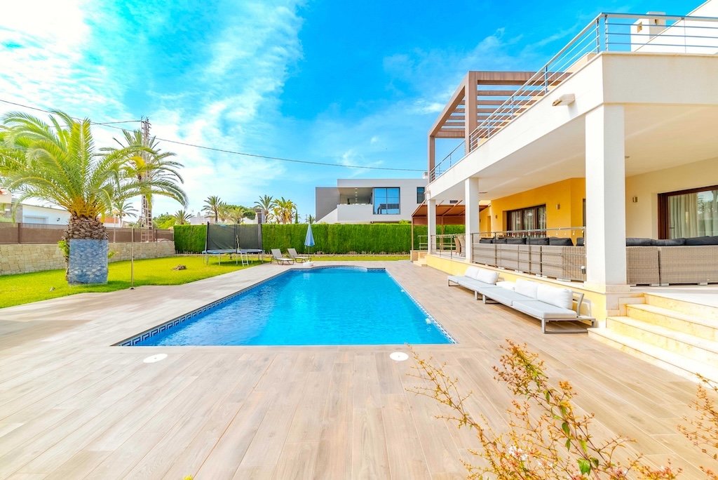 Villa a Cabo Roig, Alicante, Spagna 5 camere da letto, 477 mq. N° 128304