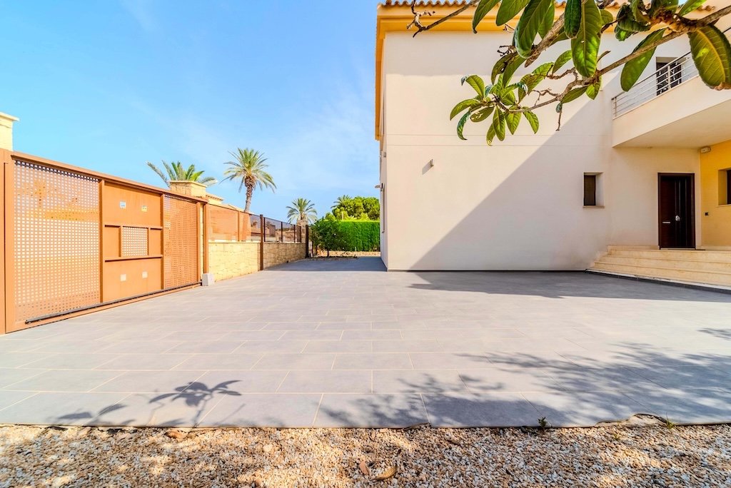 Villa a Cabo Roig, Alicante, Spagna 5 camere da letto, 477 mq. N° 128304